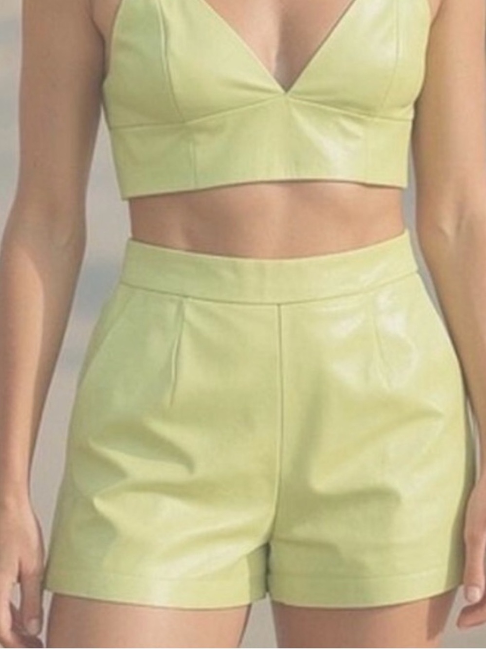 House of Harlow 1960 green lime faux leather shorts Size 6